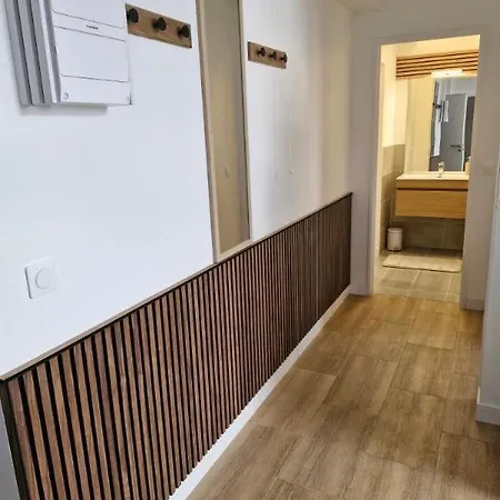 La Fontaine Apartment *